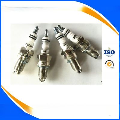 WR7LTC 2 Spark Plug VW Spark Plug GOL Model samochodu dla poprawy wydajności silnika