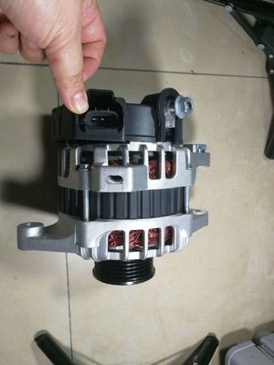 OE NO. 37300-03300 Alternator samochodowy dla Hyundai i10 i20 Doskonała wydajność