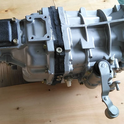 OE NO. 33030-0k350 dla Toyota Hilux Auto Parts Transmission Manual Gearbox Assembly
