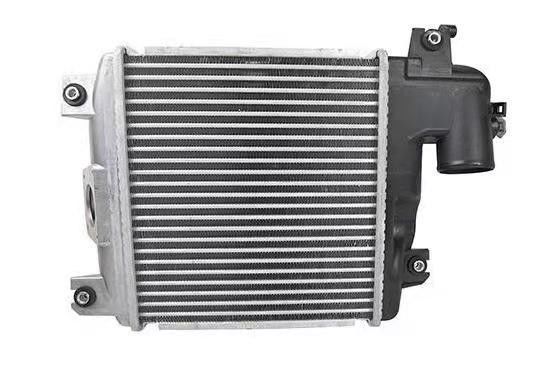 Intercooler dla Toyota Hilux 2.5 3.0 1TR 2TR 1KD 2KD 2005-2015 17940-0L030 17940-0L060