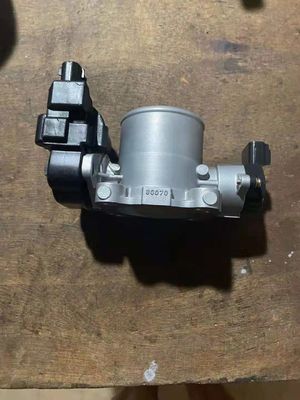 Toyota Hilux KUN25 KUN26 2KD 26100-0L010 26100-30070 Korpus gazu Assy Rok 1986-1991