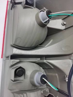Światło tylne 12V dla Toyoty Tundra 07-09 81560-0C070 2006- Napięcie 12V Rok 2006- 12V