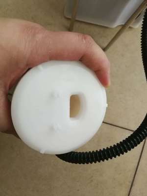 Filtr paliwowy w zbiorniku OE nr 77024-42011 z importowanym papierem filtracyjnym dla Toyota Lexus NX Rav4